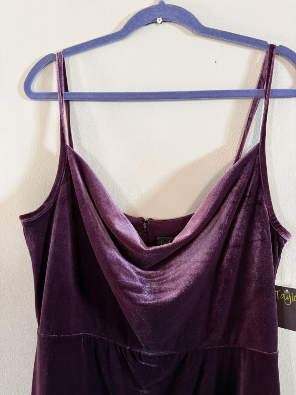 NWT Women's Taylor Dress Cowlneck Velvet Midi Wine Dress Size 14 2991M - Picture 3 of 16